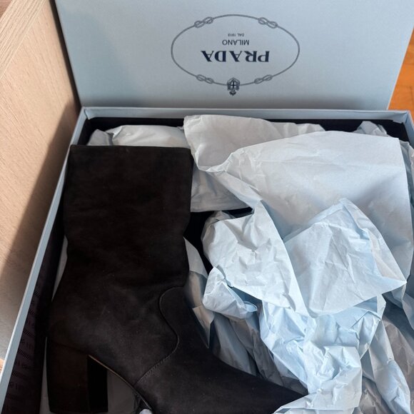 NWt Prada Mid Calf Boots Black Suede Leather Pointed Toes Block Heels Sz 35 - Picture 4 of 10
